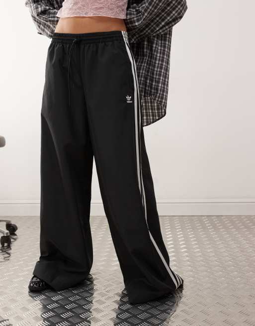 Adidas relaxed pants deals