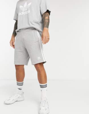 short adidas gris