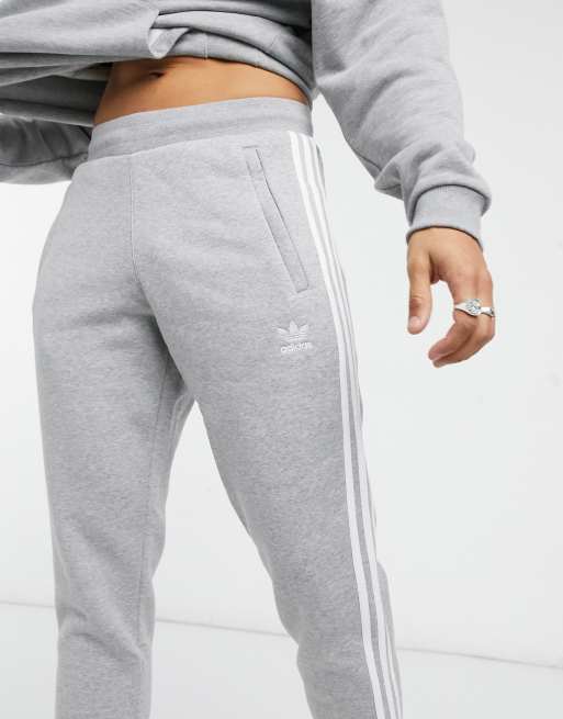 adidas Originals adicolor Skinny joggingbroek met 3 Stripes in gem leerd grijs