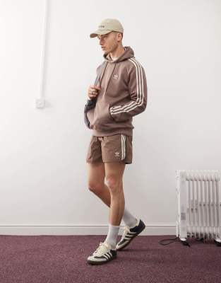 Adicolor Sprinter Shorts in brown