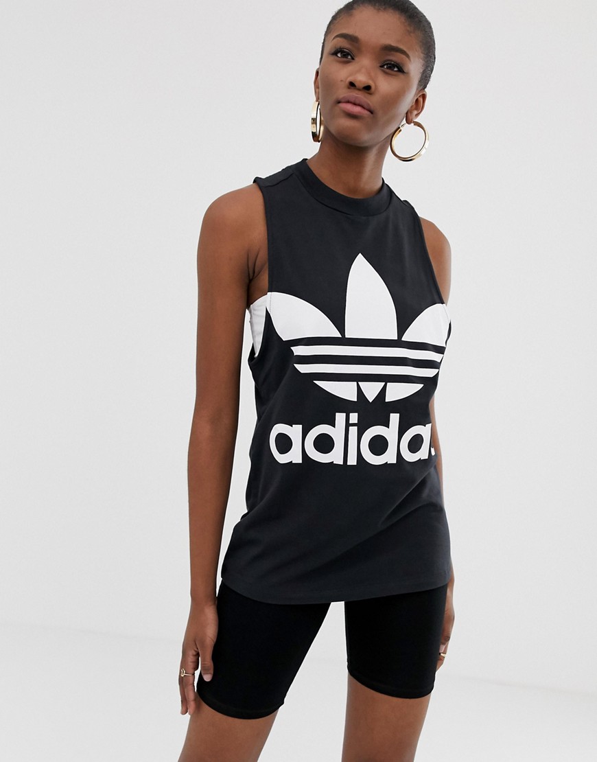 Adidas Originals – Adicolor – Svart linne med stor treklöver