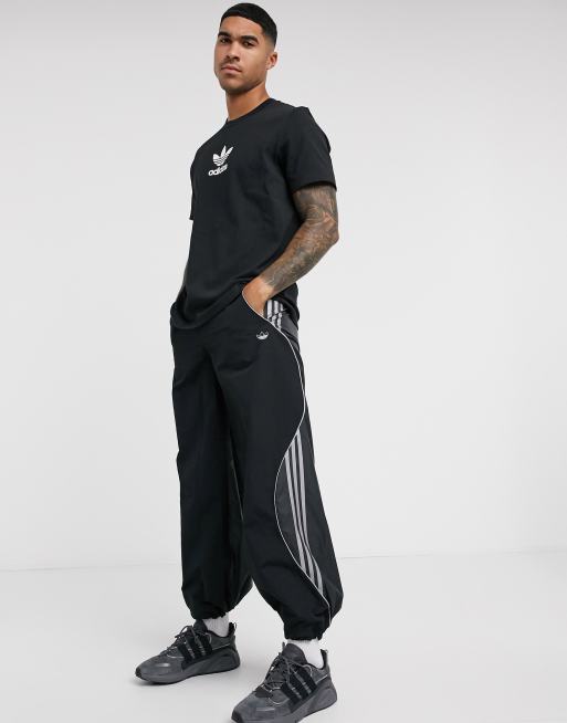 Adidas t shirt outlet logo in middle