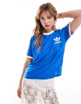 adidas Originals - Adicolor - T-Shirt in Blau mit Nadelstreifen und den drei Streifen