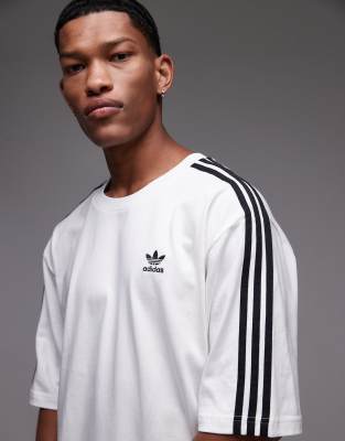adidas Originals - adicolor - T-shirt oversize à 3 bandes - Blanc
