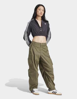adidas Originals - Adicolor Teamgeist - Cropped-Trainingsoberteil in Schwarz