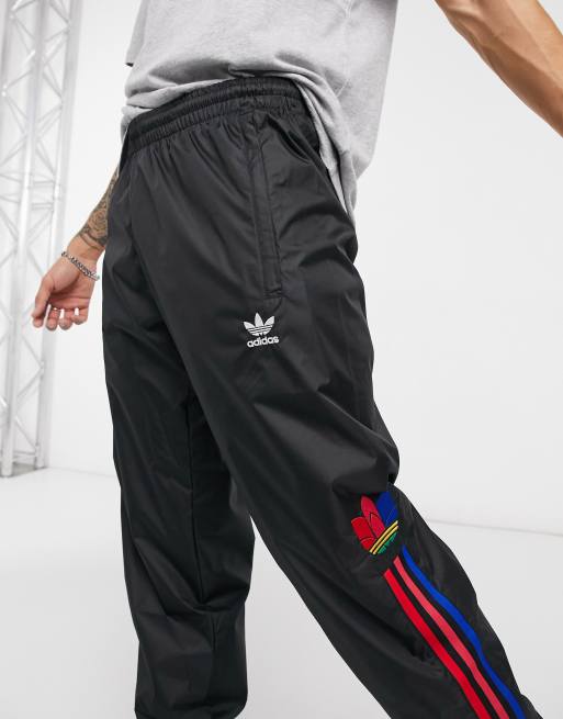 Embrión Humorístico Premisa adidas Originals adicolor three stripe 3D trefoil sweatpants in black | ASOS