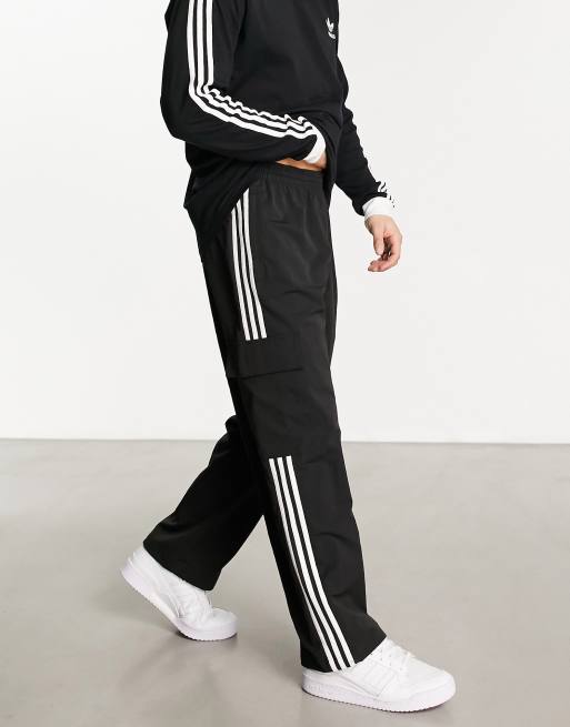 adidas Originals adicolor three stripe cargo sweatpants in black