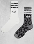[adidas Originals] adidas Originals adicolor Trefoil 2 pack of crew socks in leopard-Multi 37 1/3-38 2/3 Carbon/black