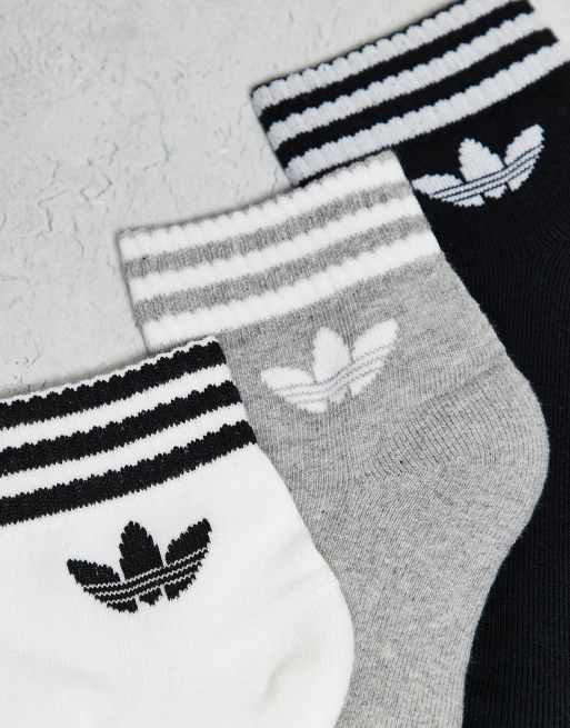 adidas Originals – adicolor Trefoil – 3er-Pack Söckchen in Schwarz, Weiß und Grau, 3 von 3