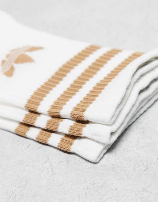 adidas Originals adicolor Trefoil 3er-Pack Socken mit Rundhalsausschnitt in Weiß und Beige, 3 von 3