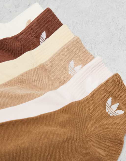 adidas Originals – adicolor Trefoil – 6er-Pack Knöchel-Socken in Brauntönen und Cremeweiß mit Dreiblatt-Logo, 2 von 3