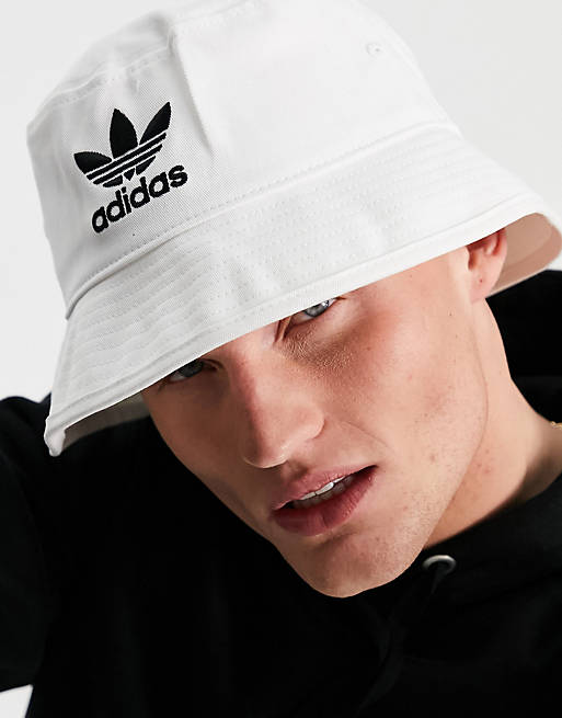 adidas Originals adicolor Trefoil bucket hat in white | ASOS