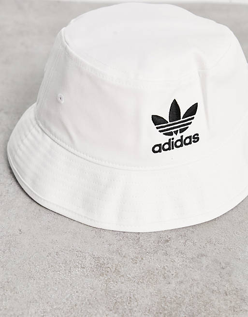 adidas Originals adicolor Trefoil bucket hat in white | ASOS