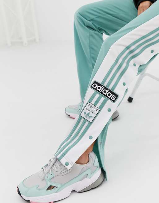 adidas Originals – adicolor – Vapour Hose mit Druckknöpfen adidas Originals Hose Snap Vapour Steel