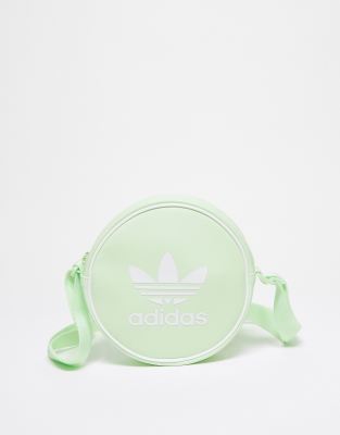 adidas Originals - Adicolour - Runde Tasche in Grün