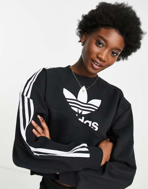 adidas Originals – adicolour – Sweatshirt in Schwarz mit auffälligem Design