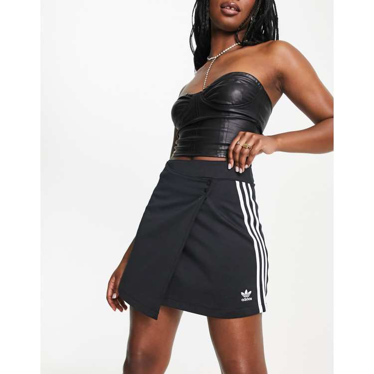 Originals three stripe mini skirt in black |