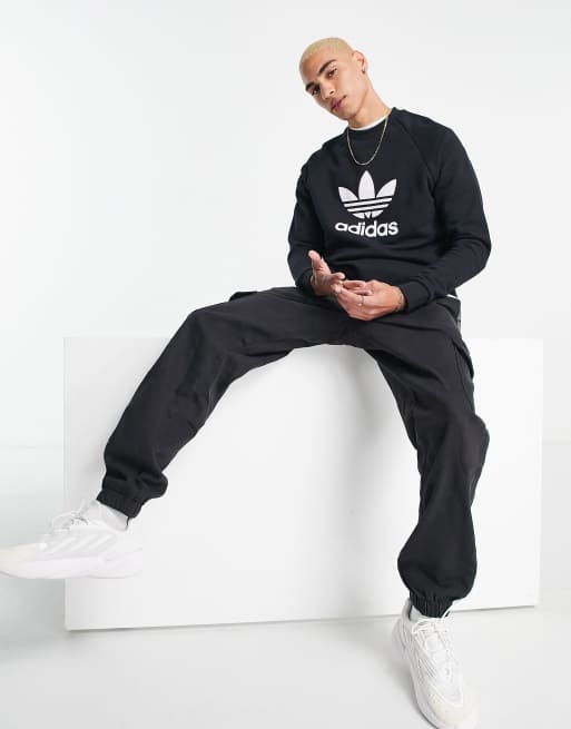 Adidas sweatpants discount outfits men