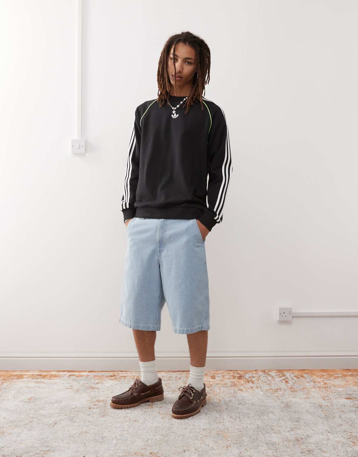adidas Originals Adidas adicolor piping crewneck sweatshirt in black / white