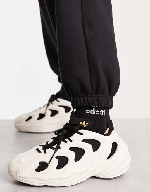 asos adifom q
