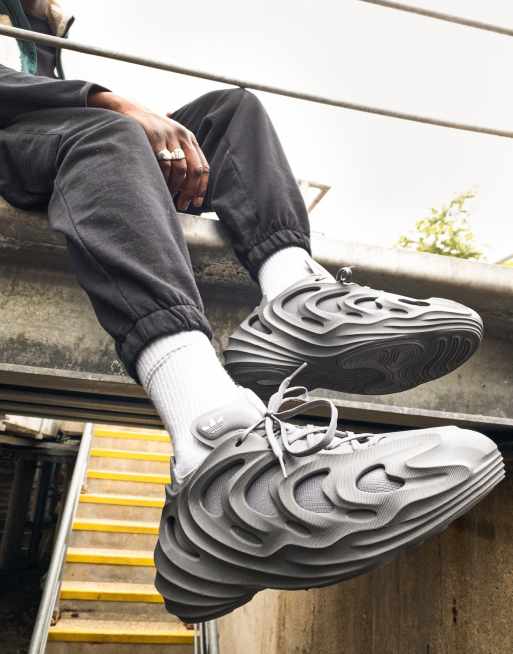 adidas Originals - adifom Q - Sneakers in driedubbel grijs