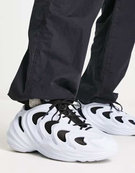 adidas Originals - adifom Q - Sneakers in lichtblauw en zwart