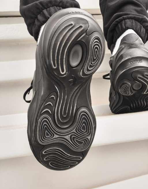 black adifom q
