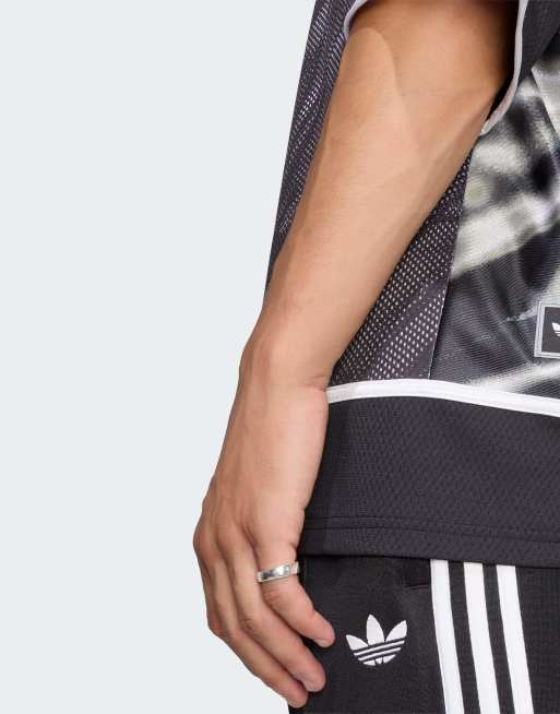adidas Originals Adilenium 6 jersey in black, 4 of 4