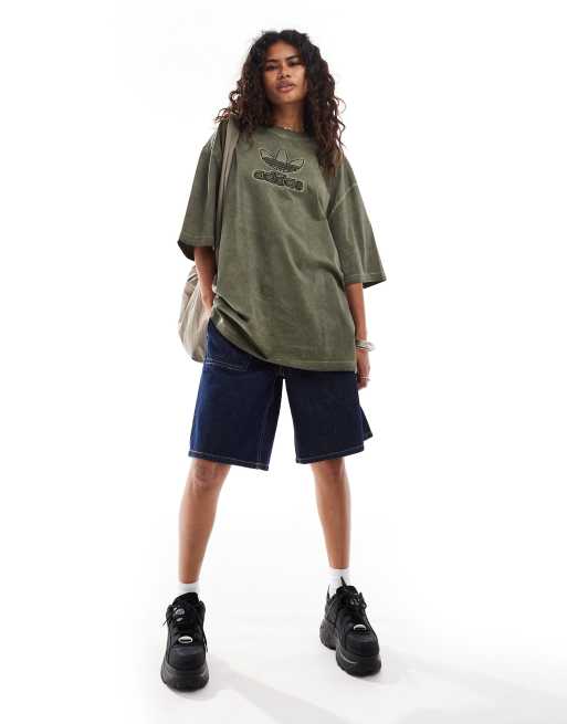 adidas Originals – Adilenium – Oliwkowy T-shirt oversize z logo Trefoil