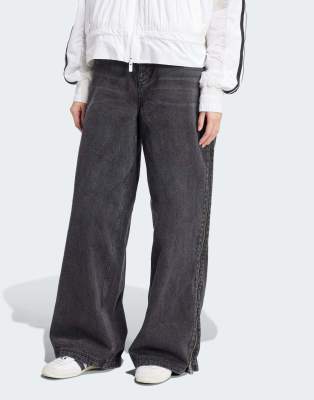 adidas Originals - Adilenium Season 3 - Denim-Jeans in dunkler Waschung mit seitlichem Reißverschluss-Schwarz