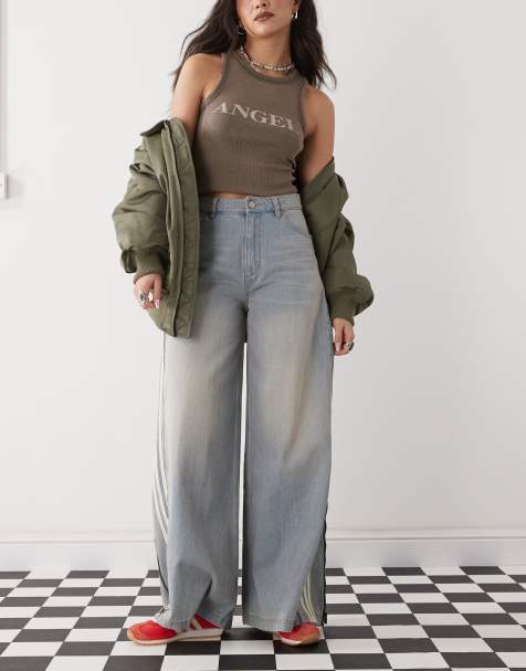adidas Originals – Adilenium Season 3 – Denim-Jeans in heller Waschung mit seitlichem Reißverschluss - view 1