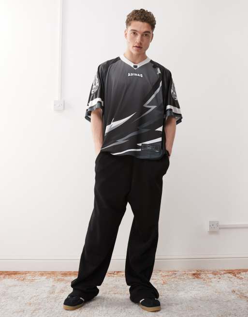 ★adidas★ ADILENIUM 3 GRAPHIC TEE BLACK JY6297 adidas Originals - Adilenium Season 3 Fan Tee - Black