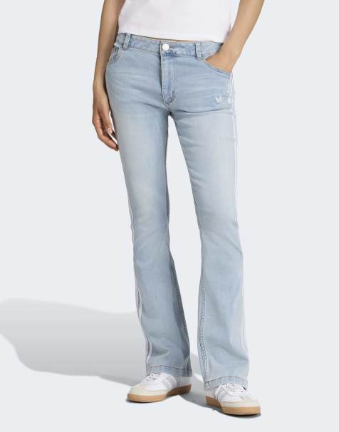 adidas Originals - Adilenium - Season 4Teamgeist - Smalle denim broek in lichtblauw - view 1