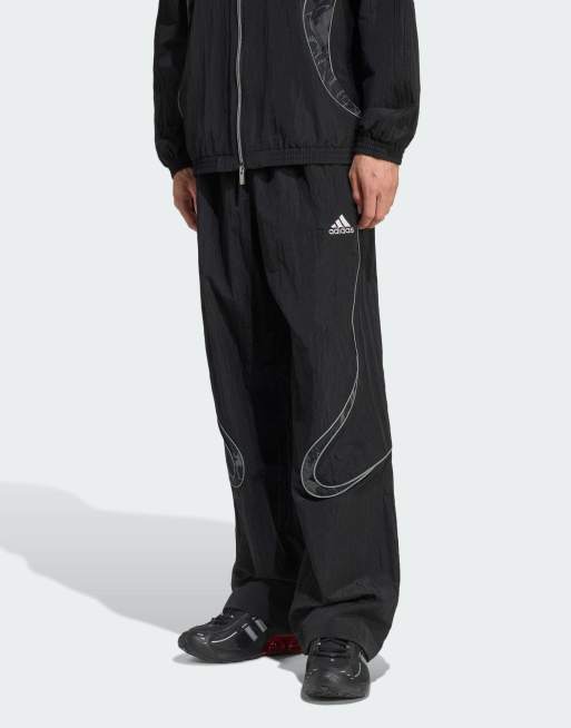 adidas Originals - Adilenium - Season 4Teamgeist - Trainingsbroek in zwart