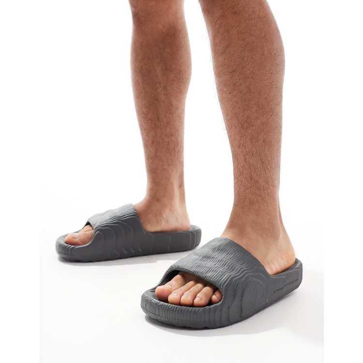 adidas Originals – Adilette 22 – Slider in Grau ASOS - Main Image