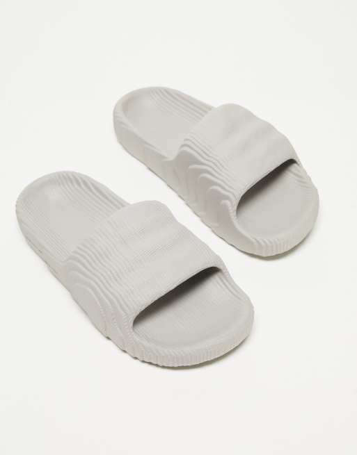 adidas Originals – Adilette 22 – Slider in Hellbeige