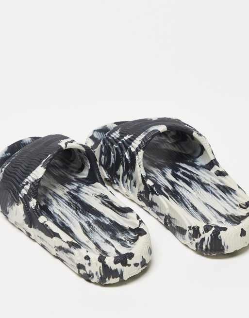 ADILETTE 22, UNISEX, BLACK AND WHITE MARBLE COLOR adidas Adilette 22 Slides  main image 4