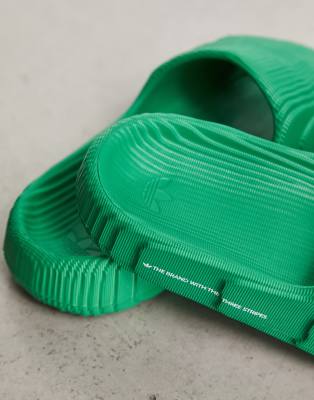 adidas Originals adilette 22 slides in collegiate green | ASOS display picture 3