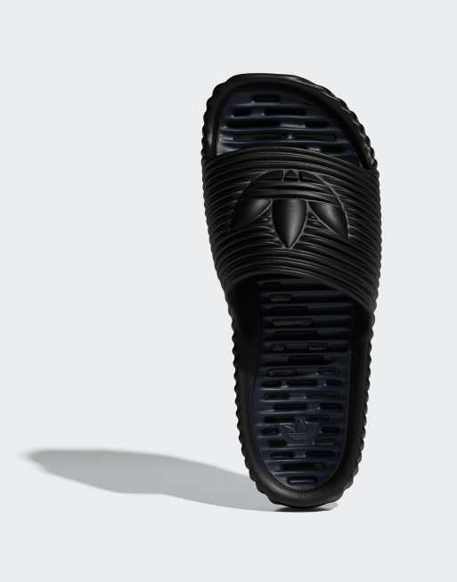 adidas Originals - adilette 25 - Slippers in zwart