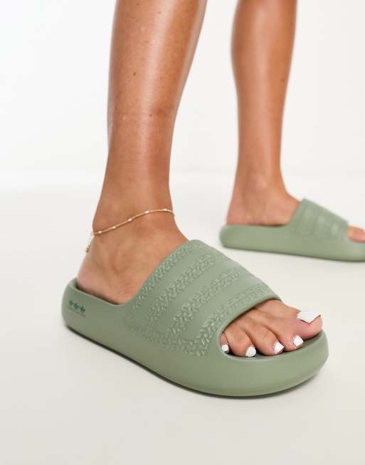 adidas Originals – Adilette – Ayoon – Salviagröna tofflor