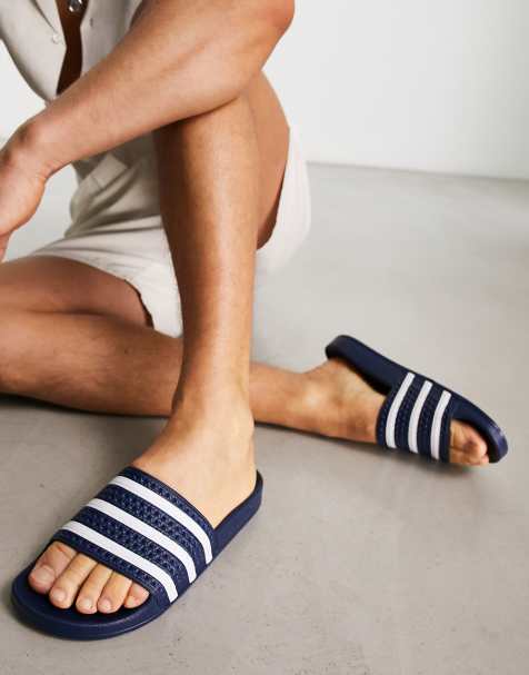 adidas Originals Adilette badesandaler i marineblå - view 1