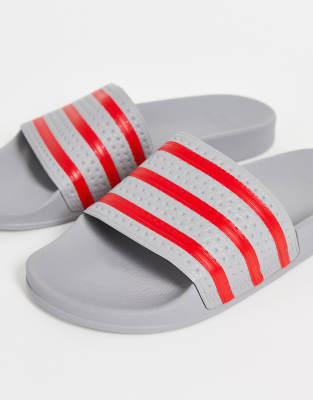 claquette adilette rouge