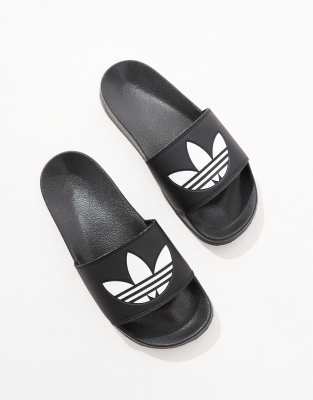adidas Originals Adilette Lite sliders in black - View 2