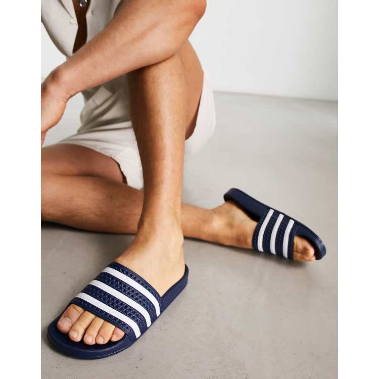 adidas Originals Adilette Marineblaue Slider ASOS