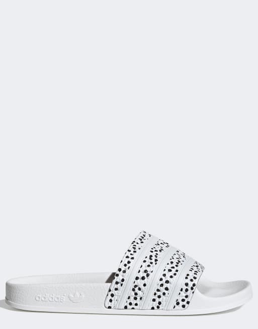 Toerist Comorama spoor adidas Originals Adilette sliders in white with polka dot print | ASOS