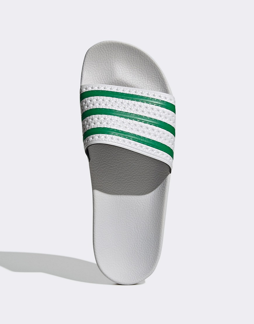 Adidas Originals – Adilette – Vita och gröna tofflor