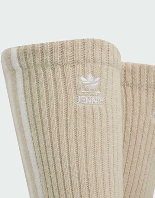 adidas Originals Adiluna season 2 x jennie knielange Beinstulpen in Bliss / Weiß, 3 von 4