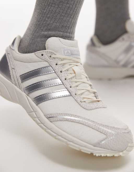 adidas Originals – Adios OG – Sneaker in Weiß und Silber mit Ponyfell-Struktur , 3 von 5