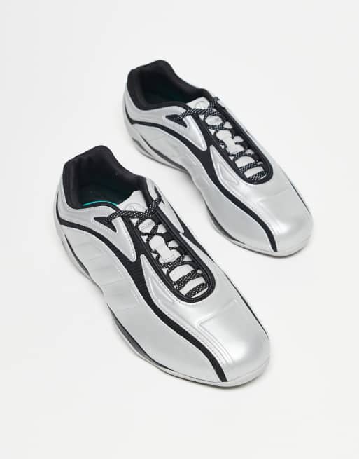 adidas Originals Adiracer trainers in silver and black , 2 of 3
