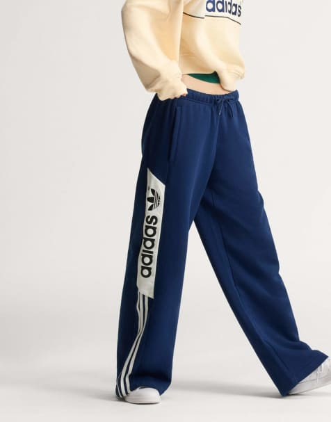 adidas Originals Adisignature ny sweatpants met wijde pijpen in team navy blue 2 - view 1
